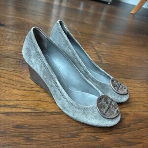 Tory Burch Sally Grey Stone Suede Leather Logo Round Toe Wedges Sz 7.5